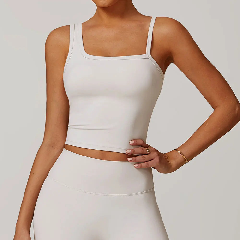 Regata Sem Costura, Regata de Alcinha, Regata Lupo, Regata Canelada, Regata de Malha, Regatinha em Malha, Regata de Academia, Regata Fitness, Regatinha Com Bojo, Camiseta de Academia, Camiseta Básica Feminina, Camiseta Fitness, Camiseta Esportiva, Camiseta de Ginástica, Roupa de Yoga, Moda Fitness, Roupa Para Academia, Roupa de Academia, Roupas Fitness Top Para Academia, Conjunto Para Academia.