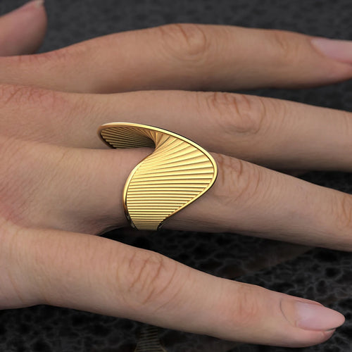 Aurine Geometric Ring