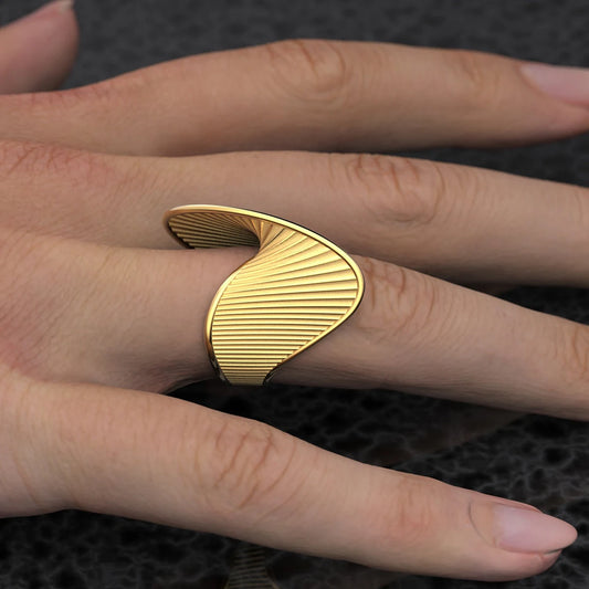 Aurine Geometric Ring
