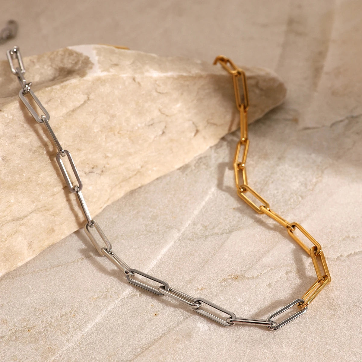 Saphira Pendant Necklace