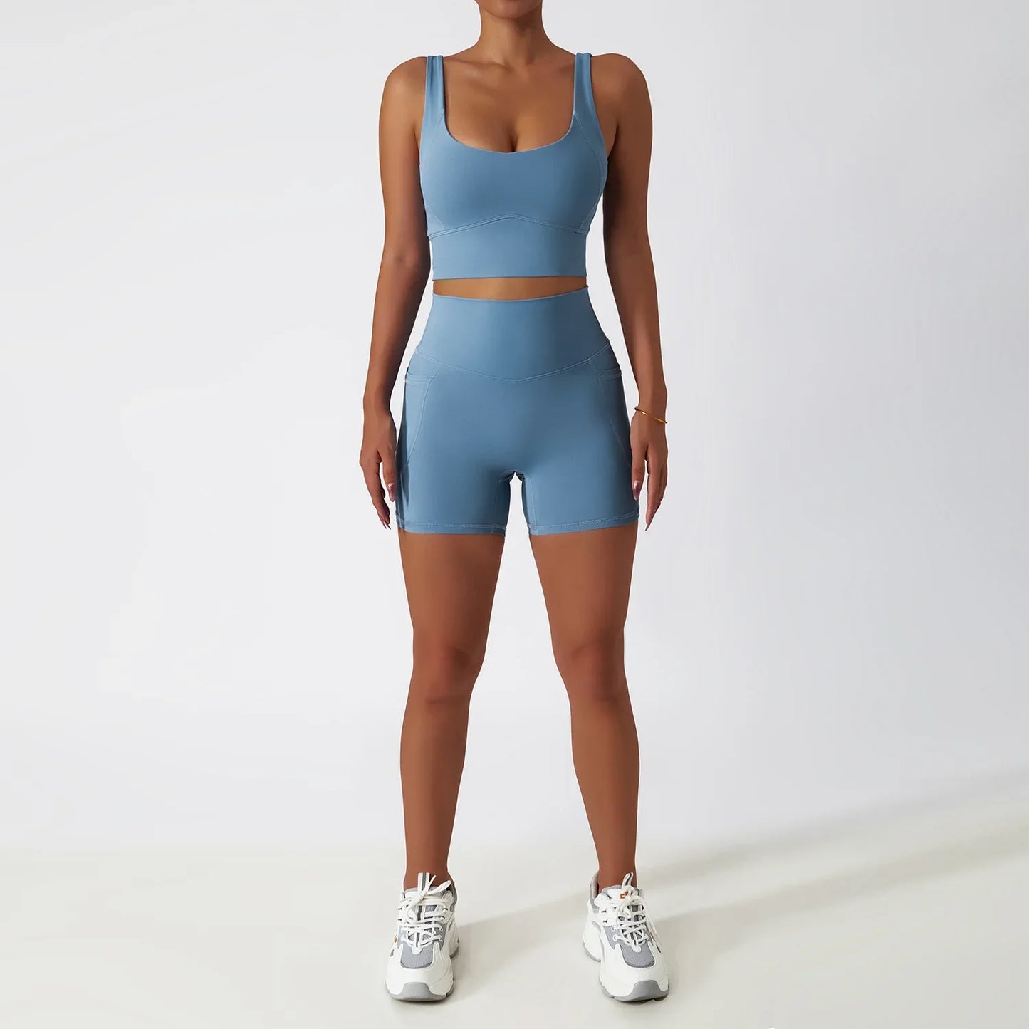 Top de Academia, Top Fitness, Top Esportivo, Roupa de Yoga, Calça Flare, Calça Confortável, Calça de Ginástica, Calça de Academia, Macaquinho de Academia, Moda Fitness, Legging de Academia, Legging Fitness, Macacão de Academia, Macacão de Yoga, Roupa Para Academia, Roupa de Academia, Roupas Fitness, Legging, Top Para Academia, Conjunto Para Academia.