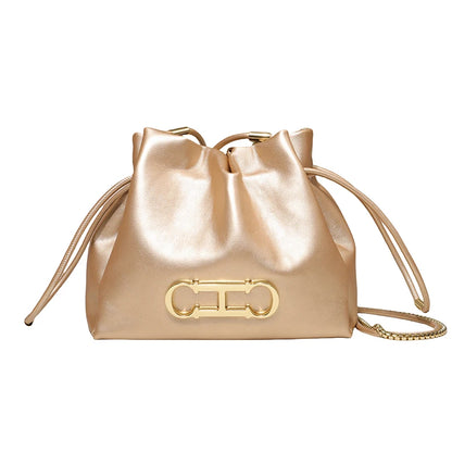 Auryn Shoulder Bag