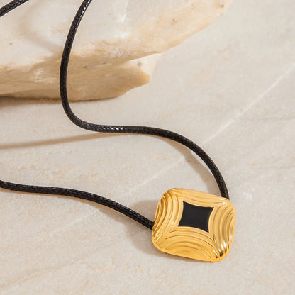 Miren Pendant Necklace