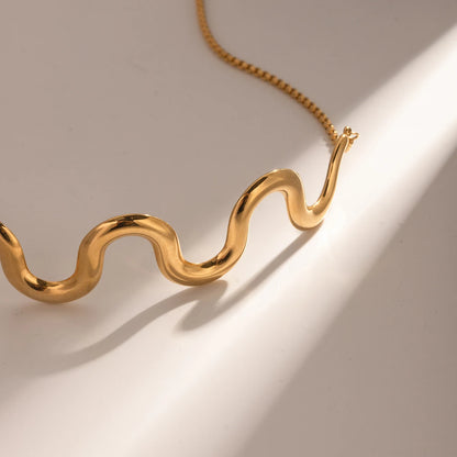 Elara Pendant Necklace