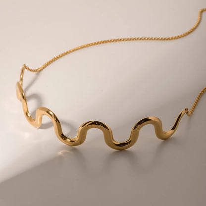 Elara Pendant Necklace